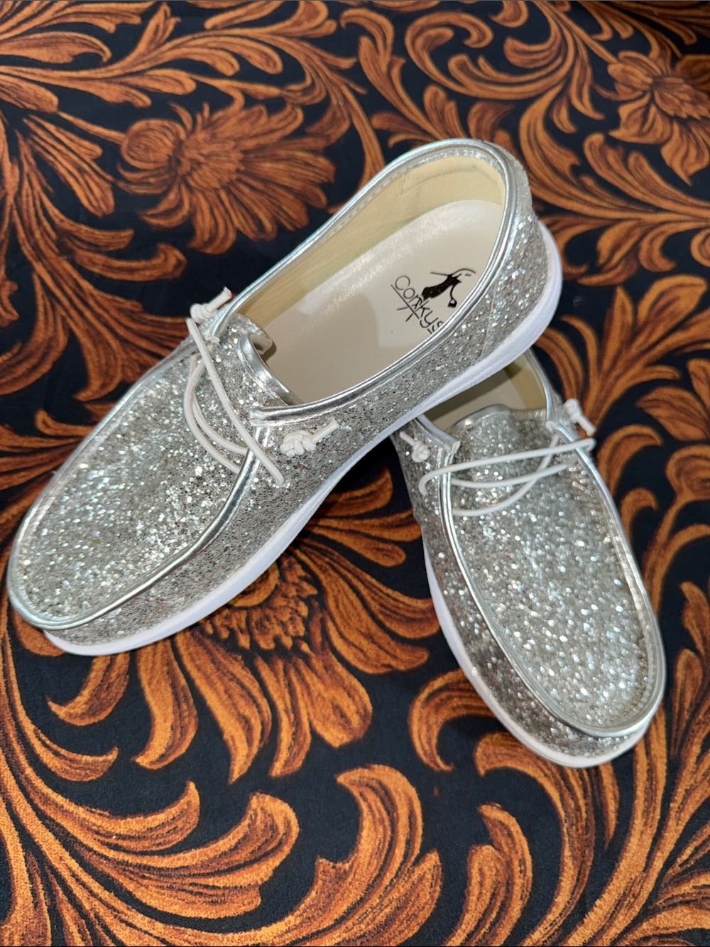 NWT Corkys Women’s 9 Silver Glitter Corkys with White Laces